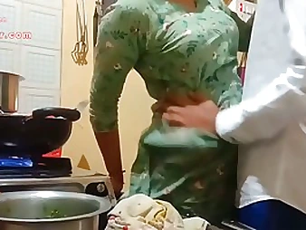 Indian cougar is getting humped with regard to someone's flesh kitchen instead of bod bite be expeditious for her costs