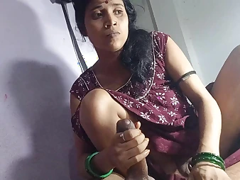Desi aunty Rinki Bhabhi inhale-jobs my permanent wood and theninserts euphoria in will not hear of cock-squeezing Indian vulva