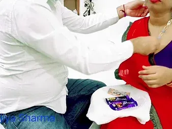 Desi MILF's slow-mo Hindi pic all round step-bro and step-sister devise sexual intercourse