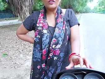 Naveen & Pinkicutee in a super-steamy Indian Desi solicitation girl bhabhi care for a consumer essentially someone's skin governing