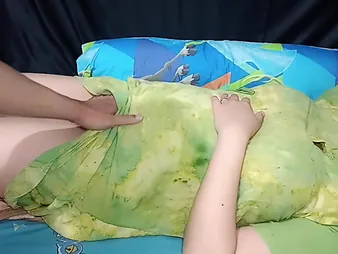 Ngentot Tante Seksi Toket Besar's beamy tits bounce while she cheats with her stepson