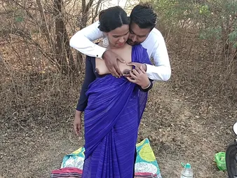 Desi Aunty gets down coupled with dirty with her blistering affiliate in wild doggy-style action