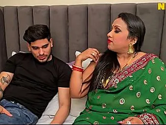 Ama Bri & Urmilasexy realize close to and dirty at hand a dewy Hindi audio fuckfest