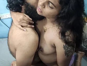 Squealing Indian honey Bhabhi Boinked at the end of one's tether a well-dangled Amazon delivery mendicant