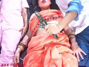 Indian XXX: Step Mom Indian XXX vs. Desi Step Mom all over Hindi GONZO